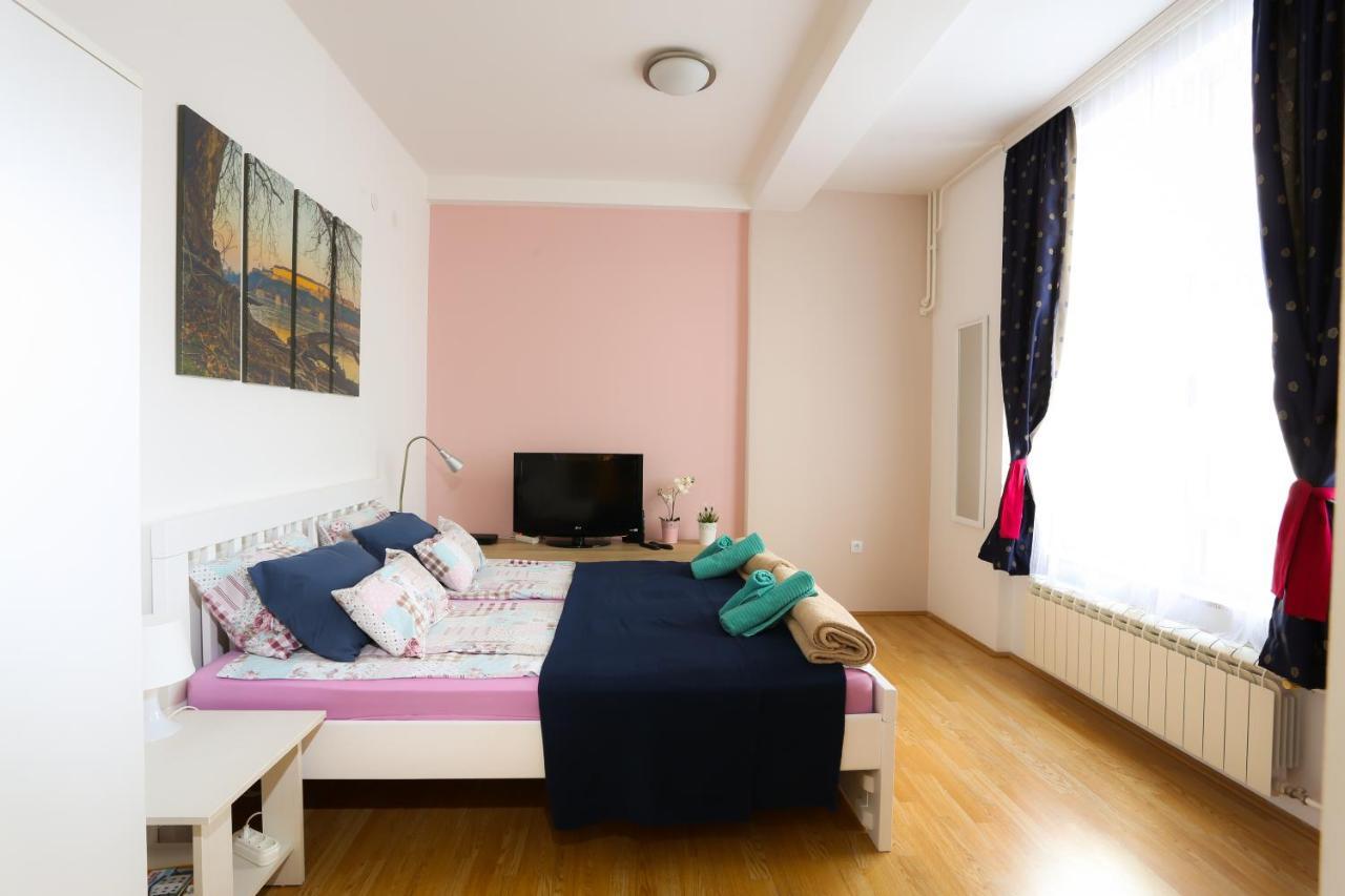Studio Apartman Ld U Strogom Centru Novi Sad Exteriér fotografie