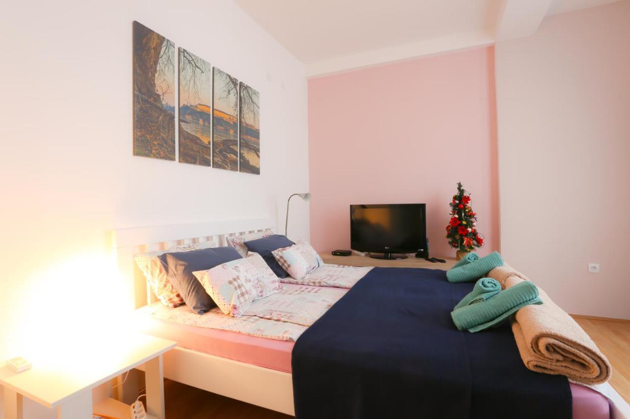 Studio Apartman Ld U Strogom Centru Novi Sad Exteriér fotografie