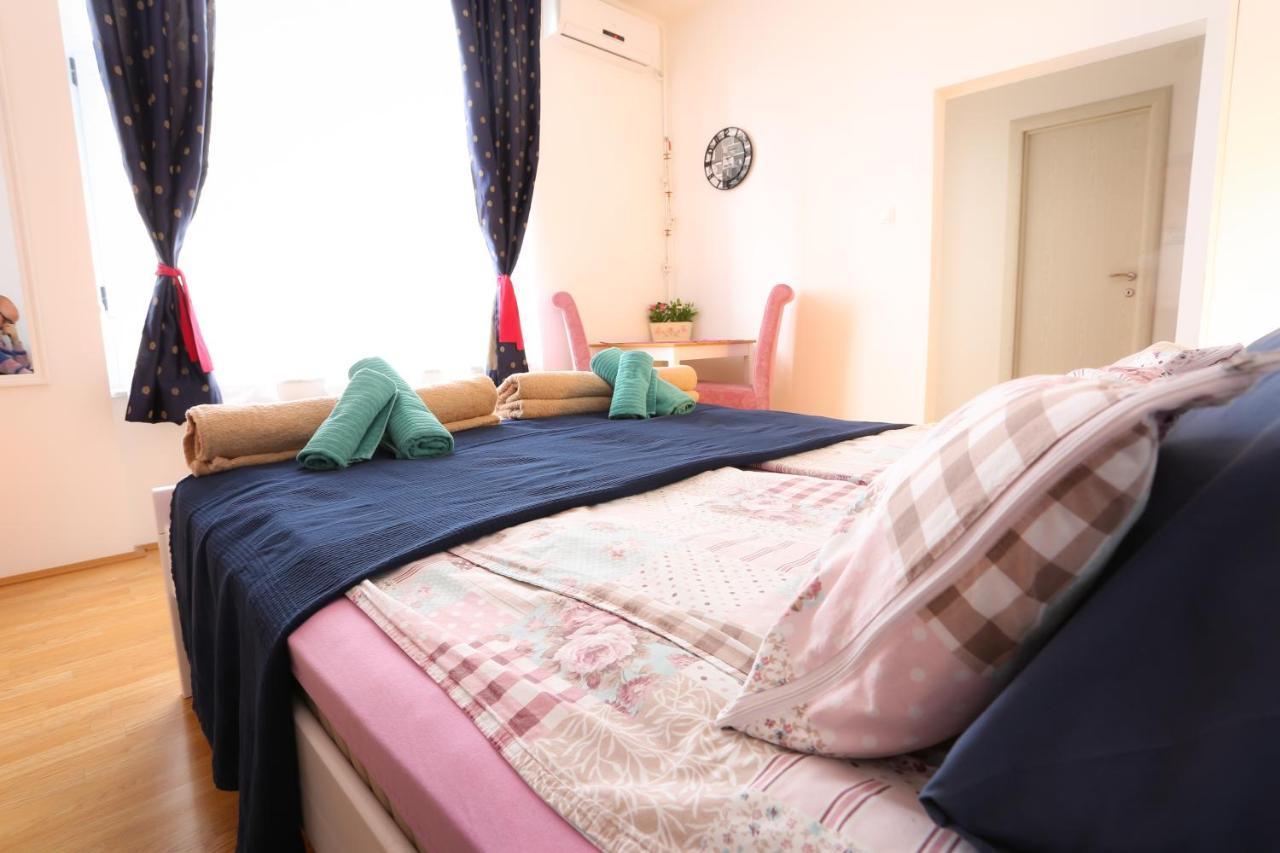 Studio Apartman Ld U Strogom Centru Novi Sad Exteriér fotografie